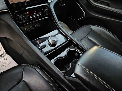 Used 2021 Jeep Grand Cherokee L Limited image 14