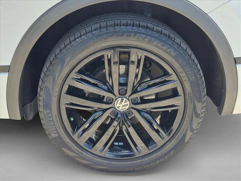 Used 2022 Volkswagen Tiguan SE R-Line FWD image 22
