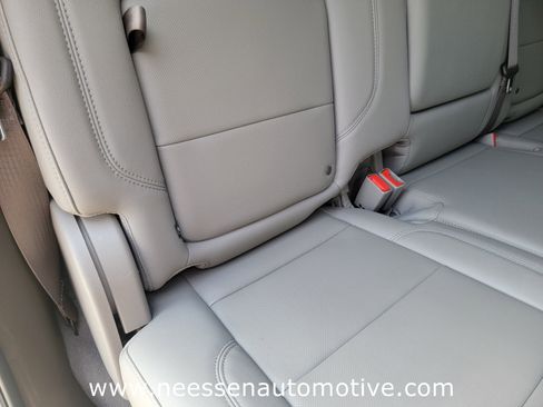 Used 2022 GMC Sierra 1500 SLT w/ SLT Convenience Package RWD image 12