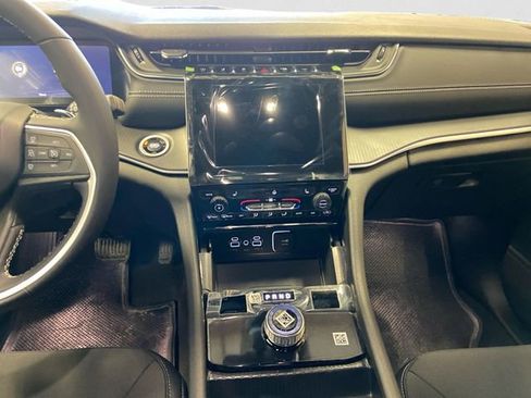 New 2026 Jeep Grand Cherokee L 4WD image 12
