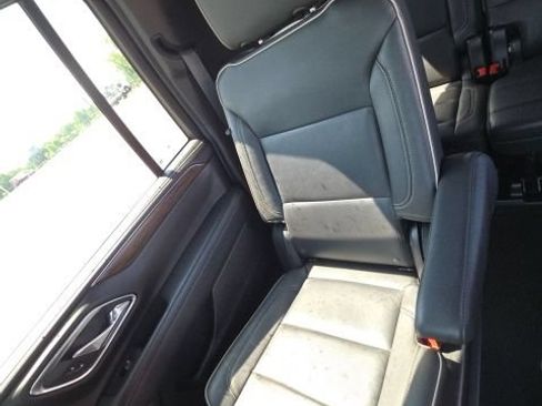 Used 2023 Chevrolet Suburban Premier RWD image 31