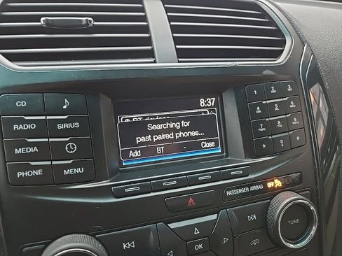 Used 2017 Ford Explorer XLT image 54