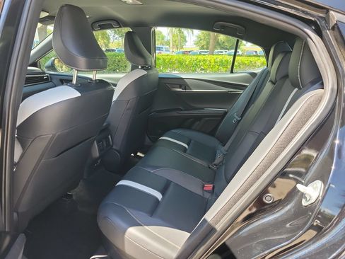 Used 2025 Toyota Camry SE FWD image 11