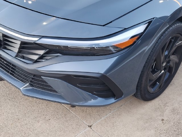 Used 2026 Hyundai Elantra Sport FWD image 8