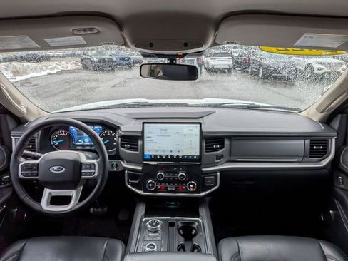 Certified 2022 Ford Expedition XLT image 15