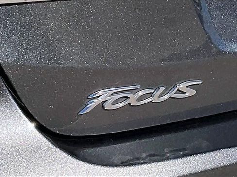 Used 2018 Ford Focus SE image 29