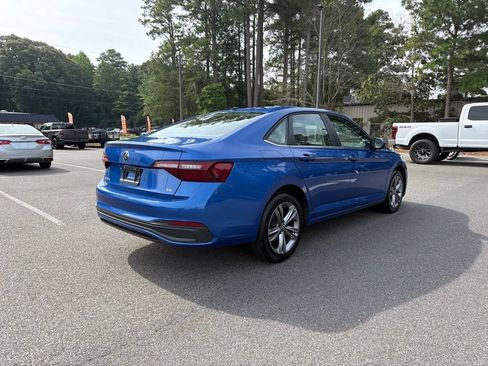 Used 2024 Volkswagen Jetta SE FWD image 5