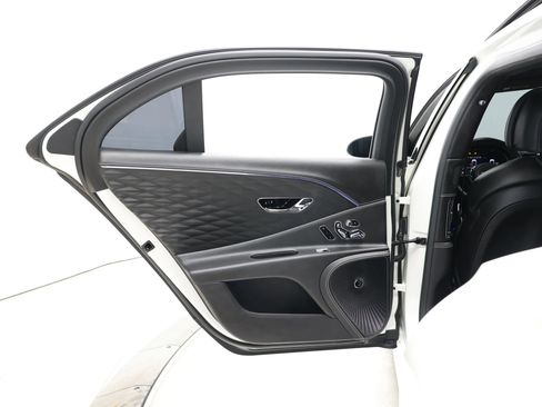 Used 2020 Bentley Flying Spur W12 image 58