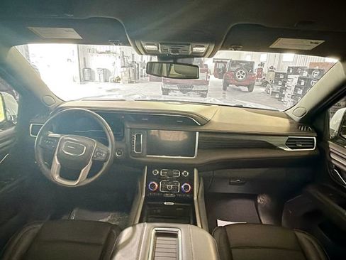 Used 2023 GMC Yukon Denali image 10