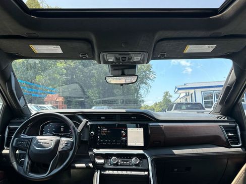 Used 2024 GMC Sierra 3500 Denali Ultimate AWD/4WD image 10