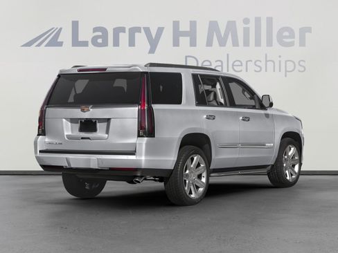 Used 2017 Cadillac Escalade 2WD image 2