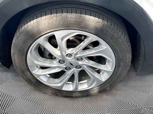Used 2022 Chevrolet Bolt EUV LT FWD image 29
