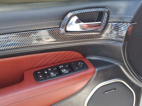 Used 2017 Jeep Grand Cherokee SRT AWD/4WD image 4