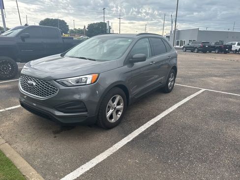 Used 2024 Ford Edge SE AWD/4WD image 5