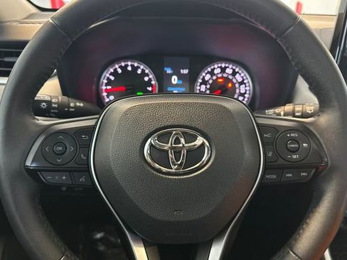 Certified 2021 Toyota RAV4 XLE w/ Convenience Package AWD/4WD image 28