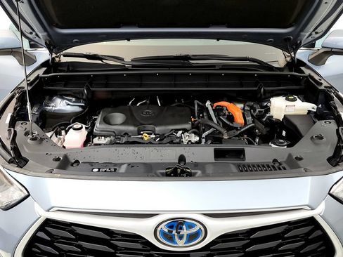 Used 2023 Toyota Highlander XLE AWD/4WD image 15