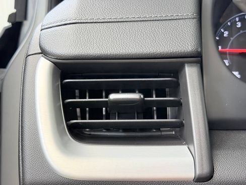 Used 2024 GMC Terrain SLE w/ Driver Convenience Package FWD image 39