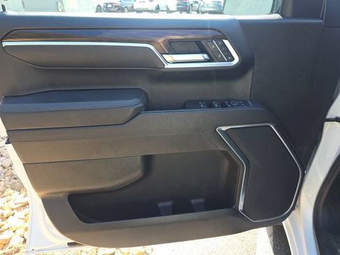 Used 2025 GMC Sierra 1500 SLT AWD/4WD image 15