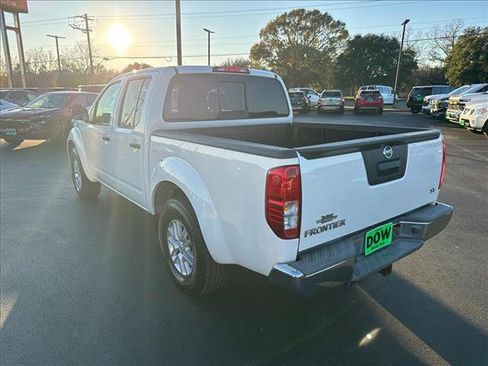Used 2016 Nissan Frontier SV image 10
