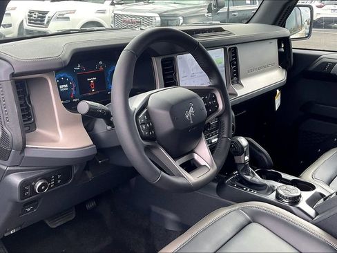 New 2025 Ford Bronco Outer Banks w/ Sasquatch Package image 6