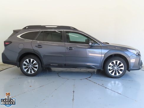 Used 2025 Subaru Outback Limited w/ Popular Package #2 AWD/4WD image 2