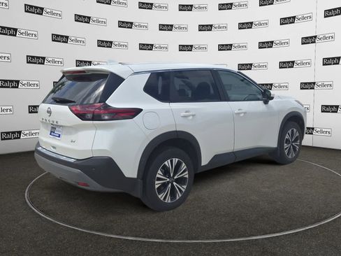 Used 2023 Nissan Rogue SV image 6