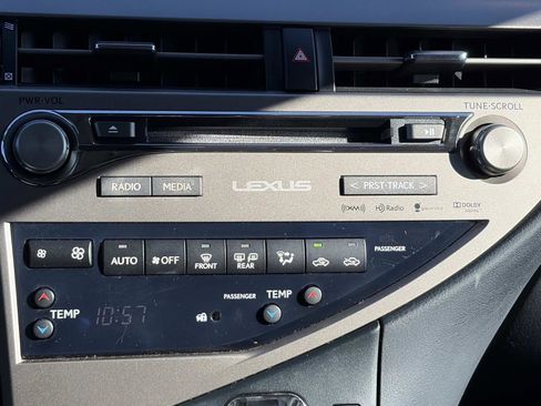 Used 2015 Lexus RX 450h FWD image 28