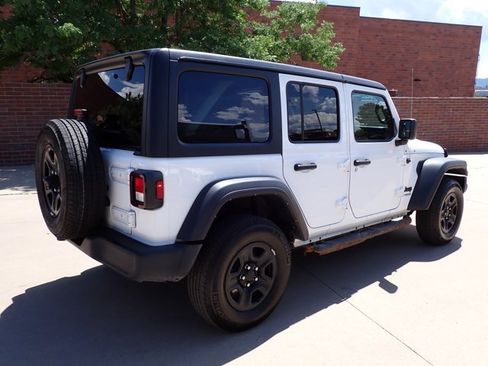 Used 2022 Jeep Wrangler Unlimited Sport AWD/4WD image 4