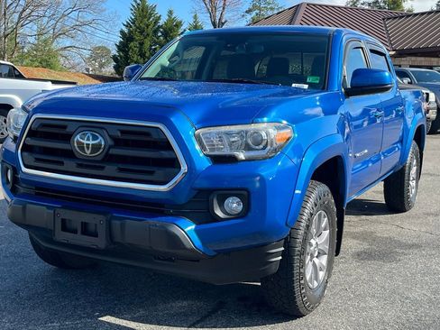 Used 2018 Toyota Tacoma SR5 image 4