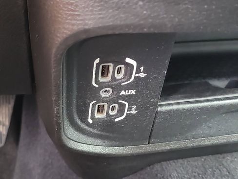 Used 2024 RAM 2500 Big Horn AWD/4WD image 24