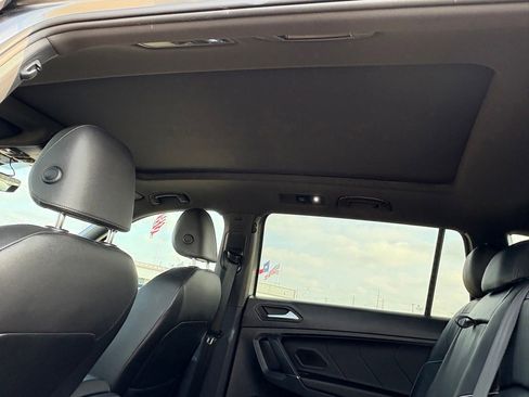 Used 2020 Volkswagen Tiguan SEL Premium R-Line w/ 3rd Row Seat Package AWD/4WD image 38