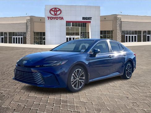 Used 2026 Toyota Camry XLE image 2