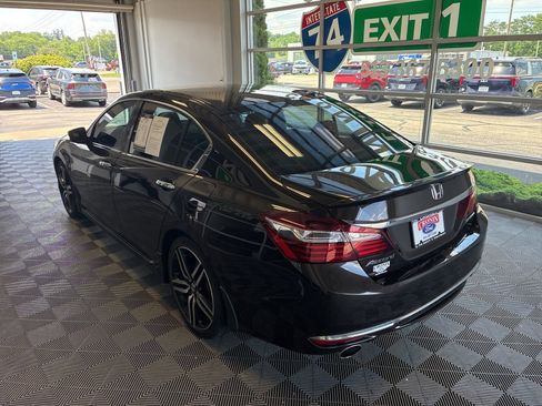 Used 2017 Honda Accord Sport image 4