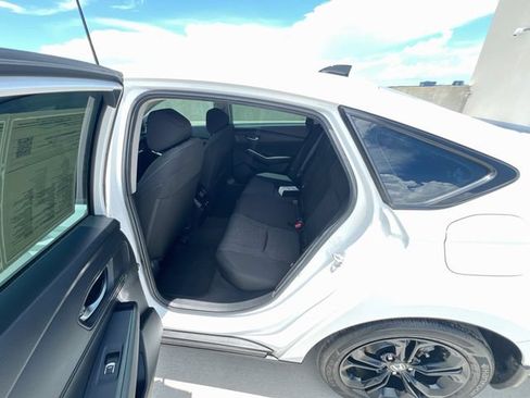 Used 2025 Honda Accord SE image 27