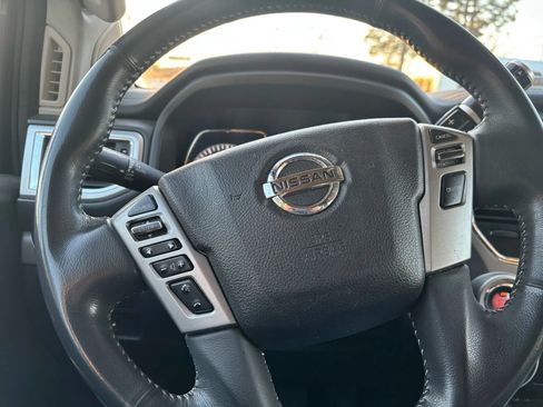 Used 2017 Nissan Titan PRO-4X image 22