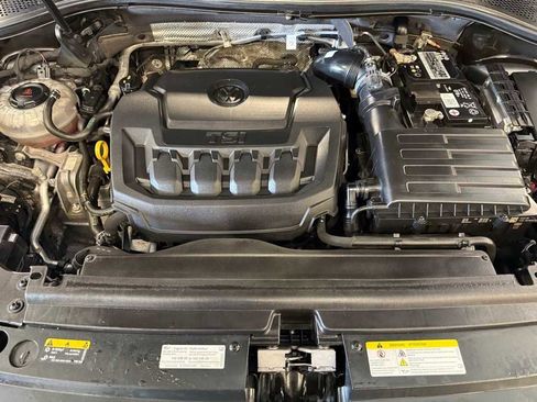 Used 2023 Volkswagen Tiguan SE R-Line image 29