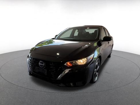 Used 2025 Nissan Sentra SV FWD image 4