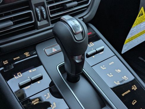 New 2026 Porsche Macan image 20