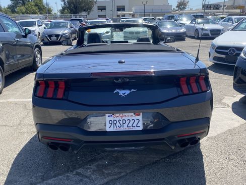Used 2024 Ford Mustang Convertible RWD image 10