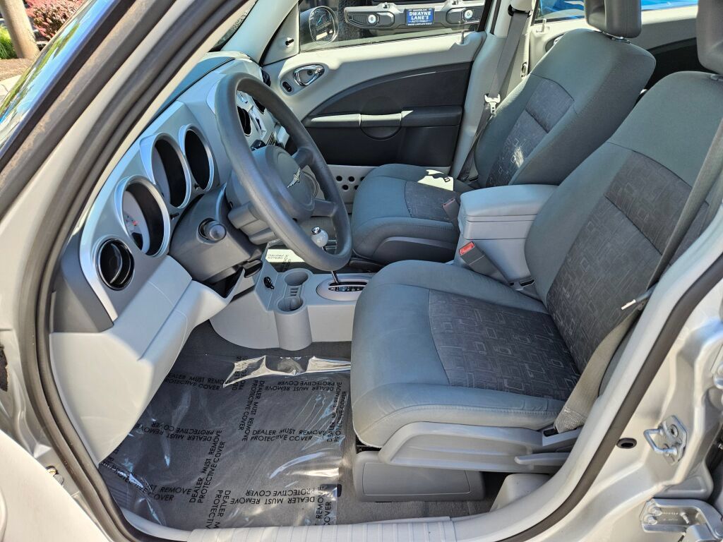 Used 2009 Chrysler PT Cruiser FWD image 16