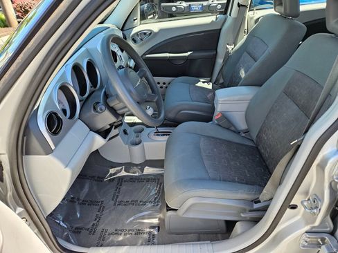 Used 2009 Chrysler PT Cruiser FWD image 16
