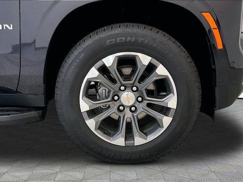 New 2026 Chevrolet Suburban LT w/ Comfort Package AWD/4WD image 15