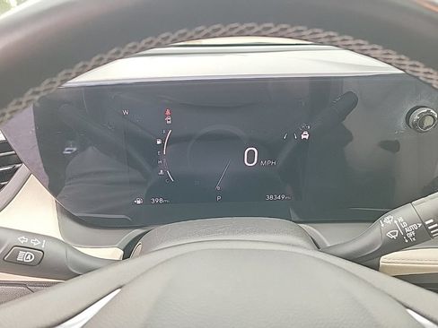 Used 2024 Buick Encore GX Avenir w/ Avenir Technology Package FWD image 5