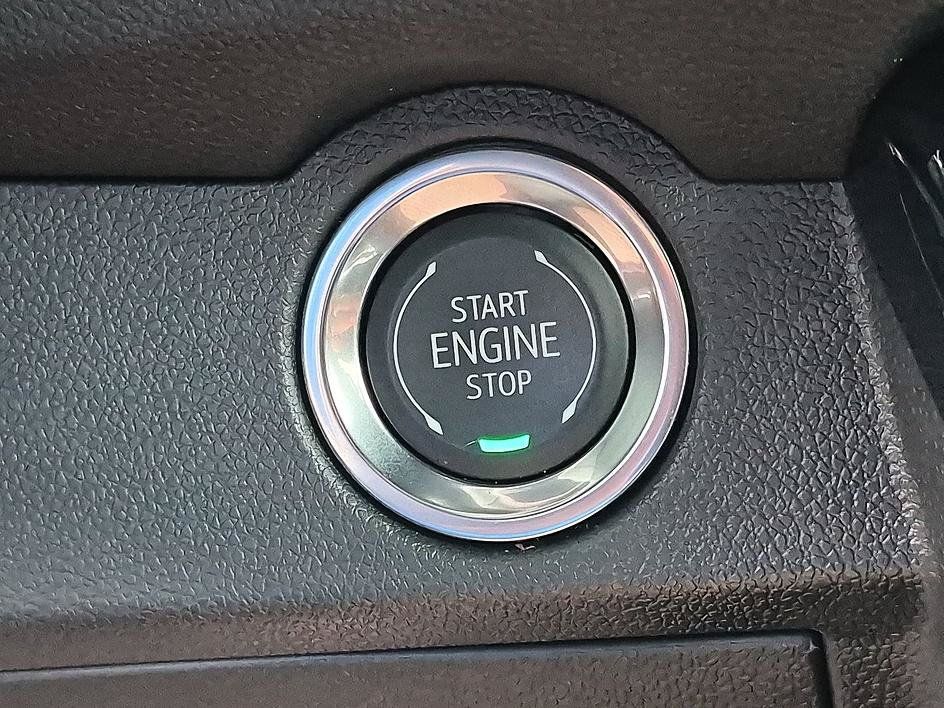 Certified 2026 Chevrolet Traverse LT FWD image 27