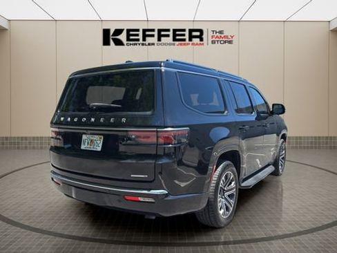 Certified 2024 Jeep Wagoneer Series II w/ Flexible Seating Group RWD image 6