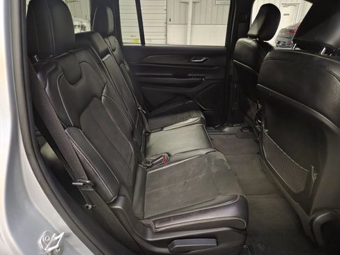 Used 2024 Jeep Grand Cherokee L Laredo AWD/4WD image 32