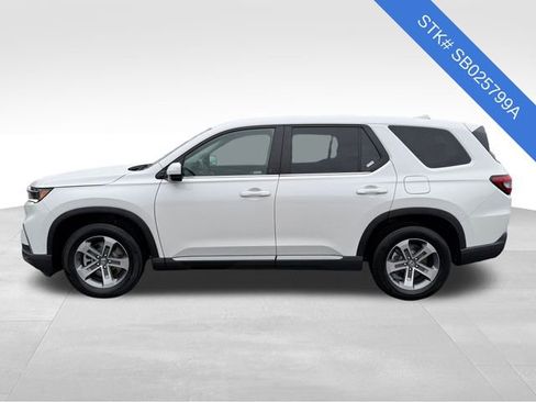 Used 2025 Honda Pilot EX-L image 4