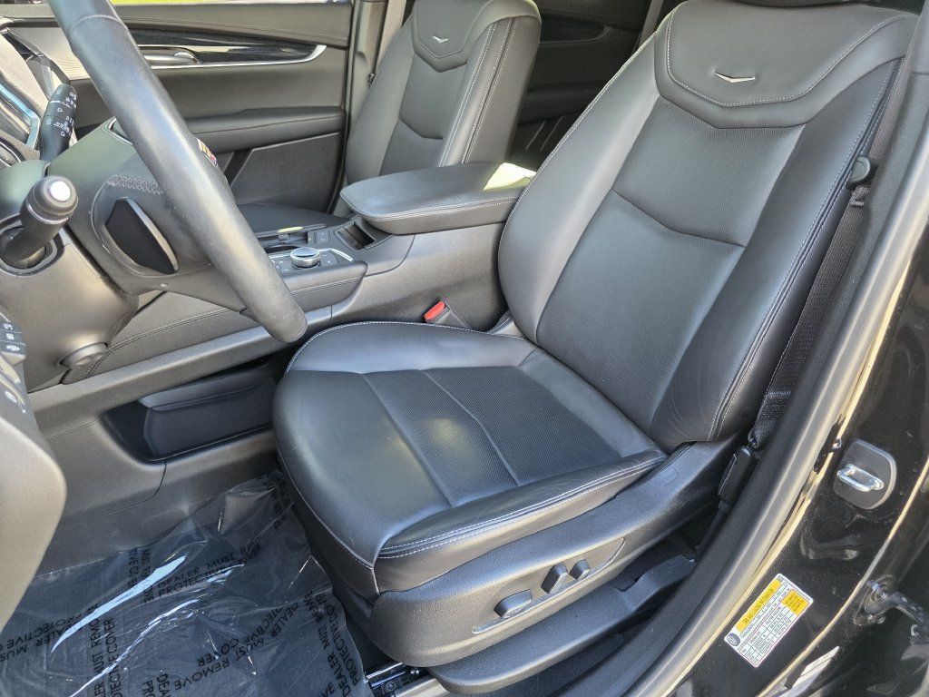 Used 2024 Cadillac XT5 Premium Luxury w/ Technology Package AWD/4WD image 18