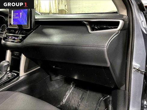 Used 2023 Toyota Corolla Cross LE w/ Moonroof Package image 19