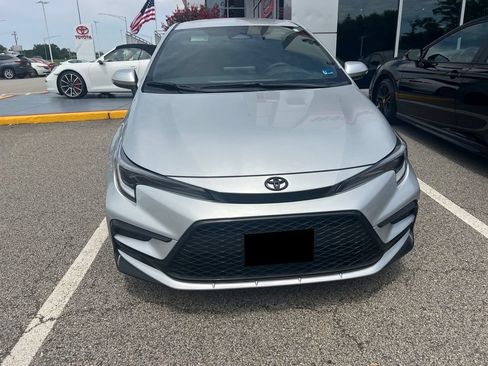 Used 2026 Toyota Corolla SE FWD image 2